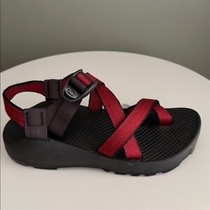 Chaco Sandals Adjustable Straps Water Hiking Vibram Sole molded Footbed Comfy